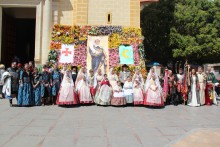 Multitudinaria ofrenda al Patrón en el día de la apertura oficial del Año Santo Jubilar