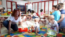 Arranca con 18 niños el primer aula de 2 años en San Vicente