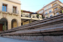 El Ayuntamiento proyecta mejorar las escaleras de la Plaza de España