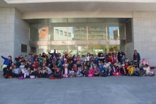 Un centenar de escolares del CEIP Raspeig visitan el Ayuntamiento