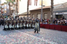 El bando de la cruz toma San Vicente