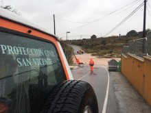 Protección Civil San Vicente colabora con  Dolores tras el paso de la DANA