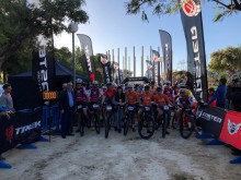 Cientos de ciclistas despiden 2019 en la XI Trek Christmas Classic