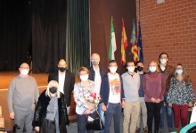 San Vicente homenajea a los maestros Mª Carmen González, Consuelo Sánchez y José Luis Gonsálvez