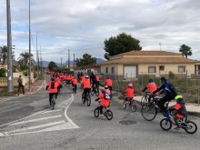 Cerca de 100 personas se unen a la marcha cicloturista por Pino-Holandeses y Boqueres