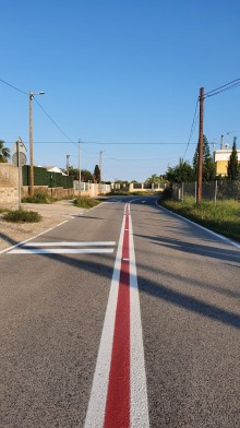 La Concejalía de Infraestructuras realiza diferentes acciones que amplían la seguridad viaria en caminos de las afueras del municipio