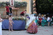 San Vicente de Raspeig rinde homenaje a la Virgen del Carmen en una multitudinaria ofrenda