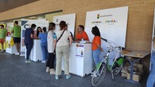 El Ayuntamiento promociona los servicios de Juventud, Desarrollo Local y Bicisanvi en la Bienvenida de la Universidad de Alicante