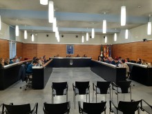 El pleno extraordinario de diciembre aprueba las prórrogas del convenio de Sedipualba y del contrato de limpieza de edificios municipales