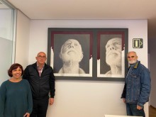 El artista José Cerezo dona la obra ‘Estás ahí…?’ al Ayuntamiento por el motivo del 20 aniversario de su estudio-academia